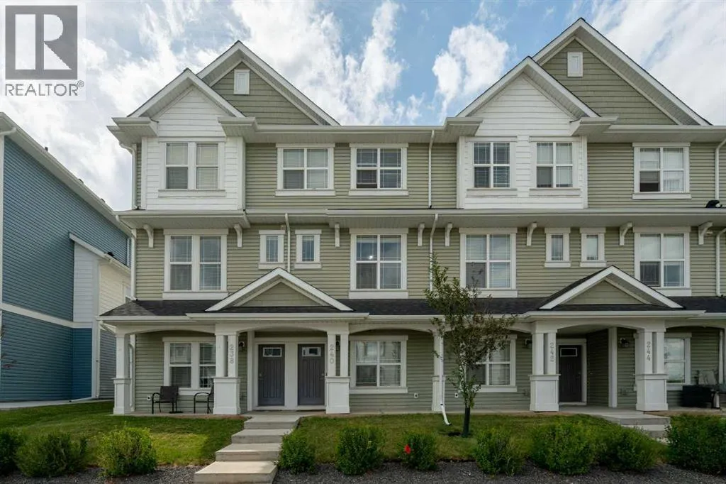 Row / Townhouse for rent: 240 Copperleaf Way Se, Calgary, Alberta T2Z 5G2