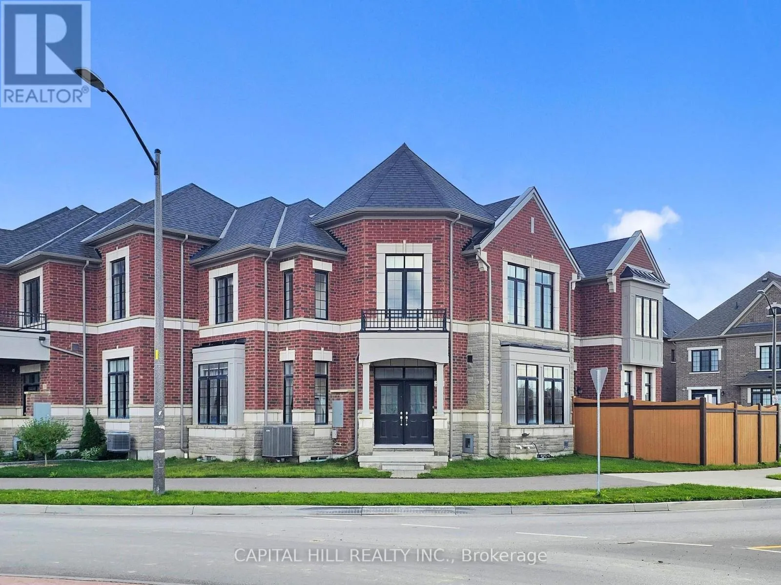 Row / Townhouse for rent: 240 Coronation Road, Whitby, Ontario L1P 0H8