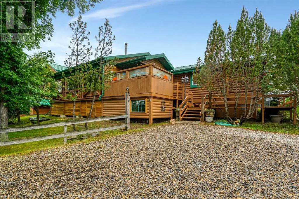 House for rent: 240 Essex Street, Carbon, Alberta T0M 0L0