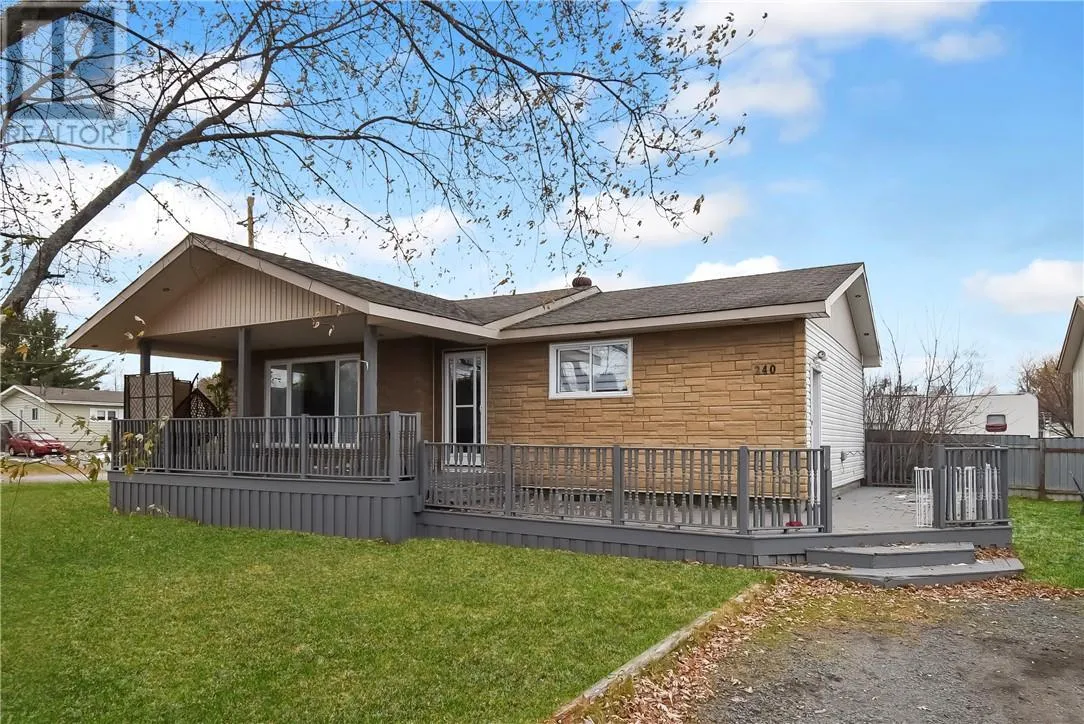 House for rent: 240 Leroux Street, Chelmsford, Ontario P0M 1L0