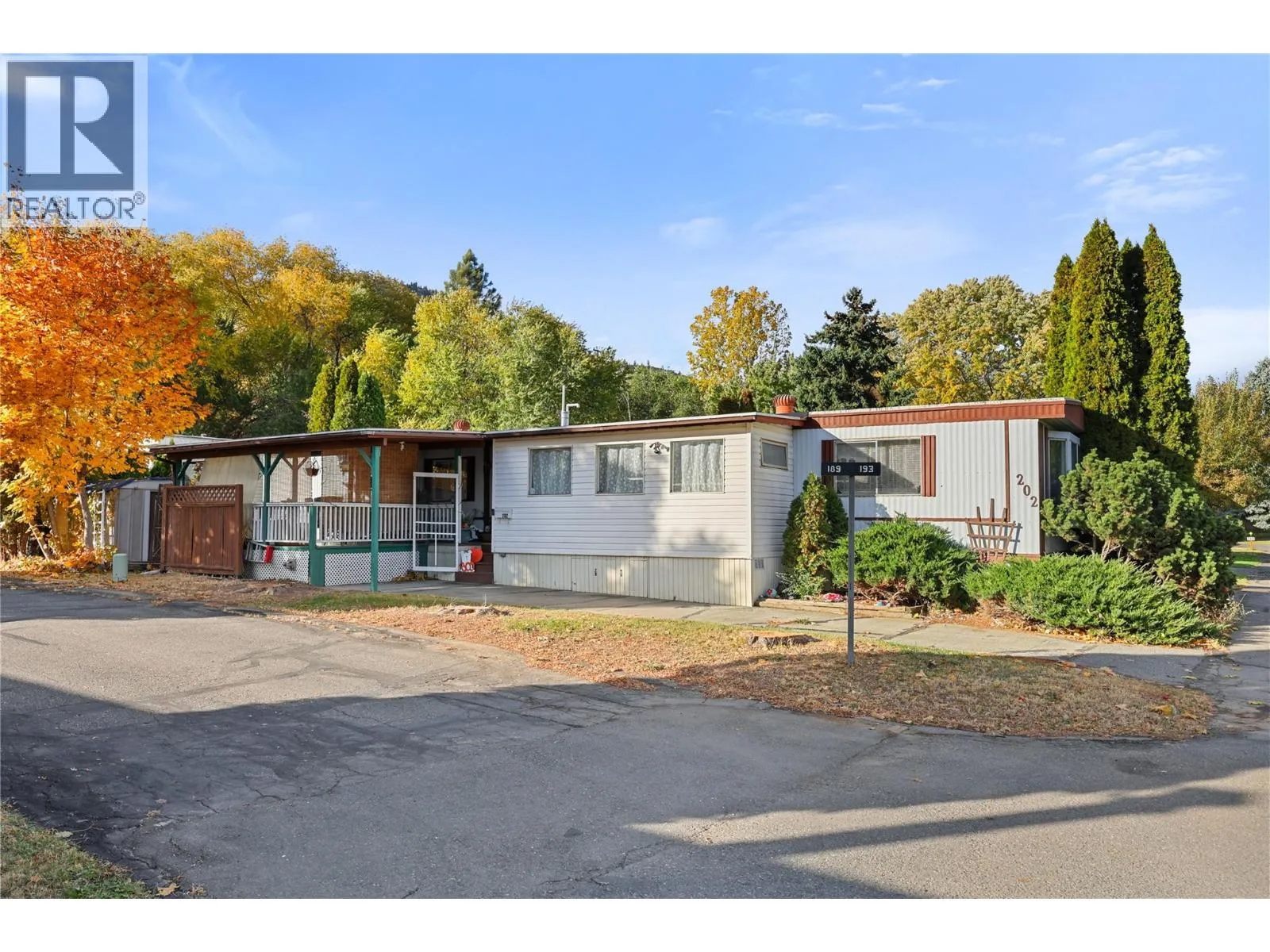 Manufactured Home for rent: 2400 Oakdale Way Unit# 202, Kamloops, British Columbia V2B 6W7