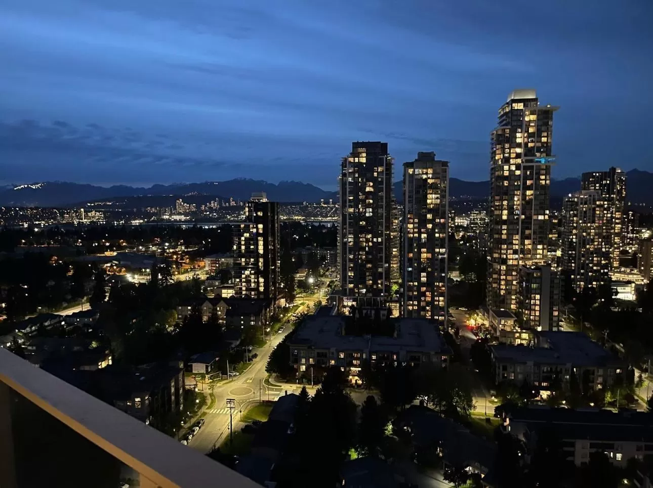 Apartment for rent: 2401 13359 Old Yale Road, Surrey, British Columbia V3T 0S4