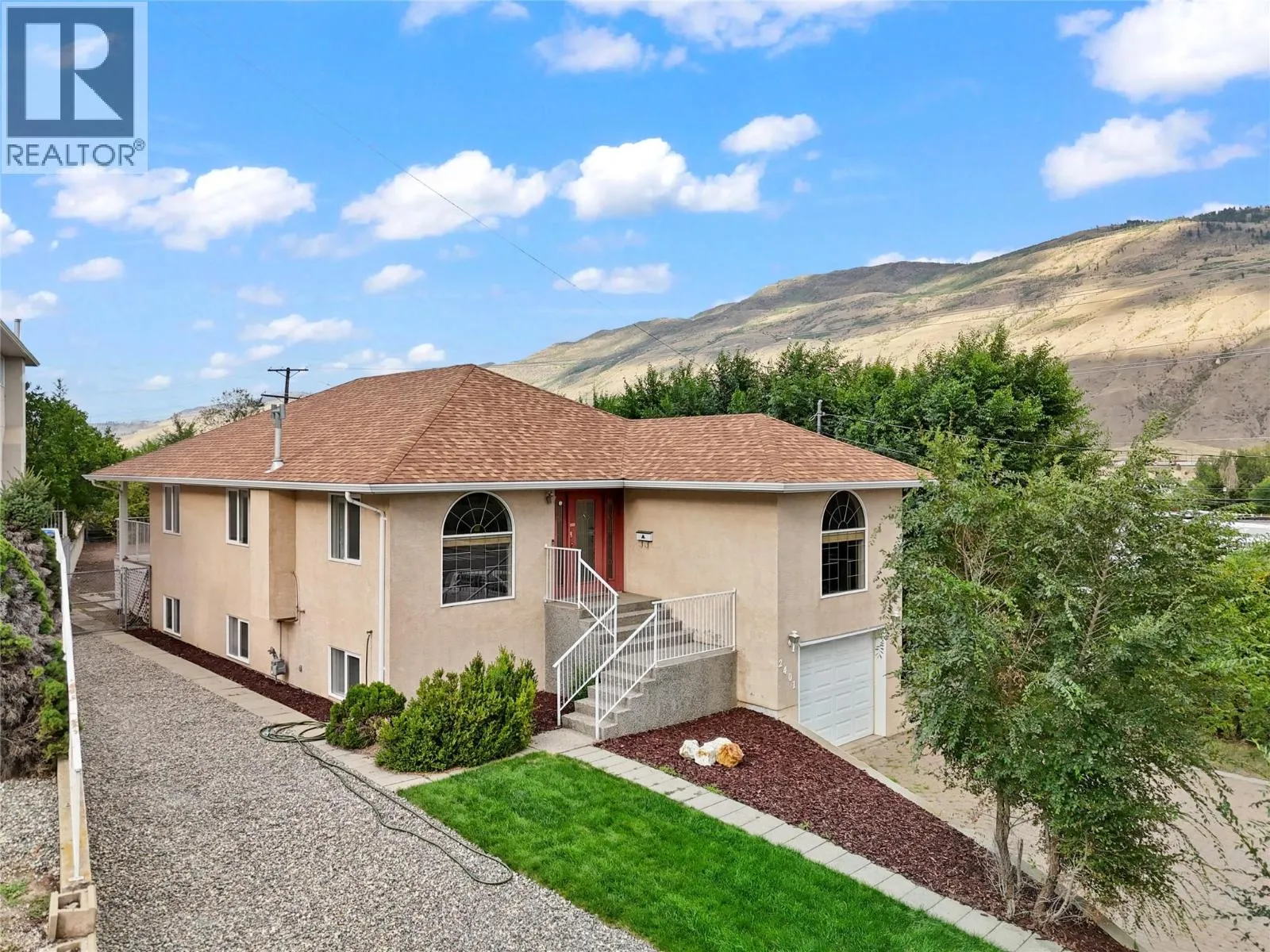 House for rent: 2401 Parkview Drive, Kamloops, British Columbia V2B 7H9