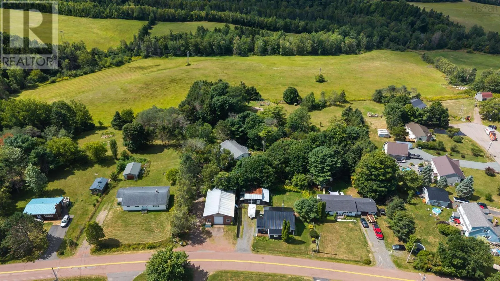 House for rent: 240/242 Kent Road, Lower Truro, Nova Scotia B6L 1L1