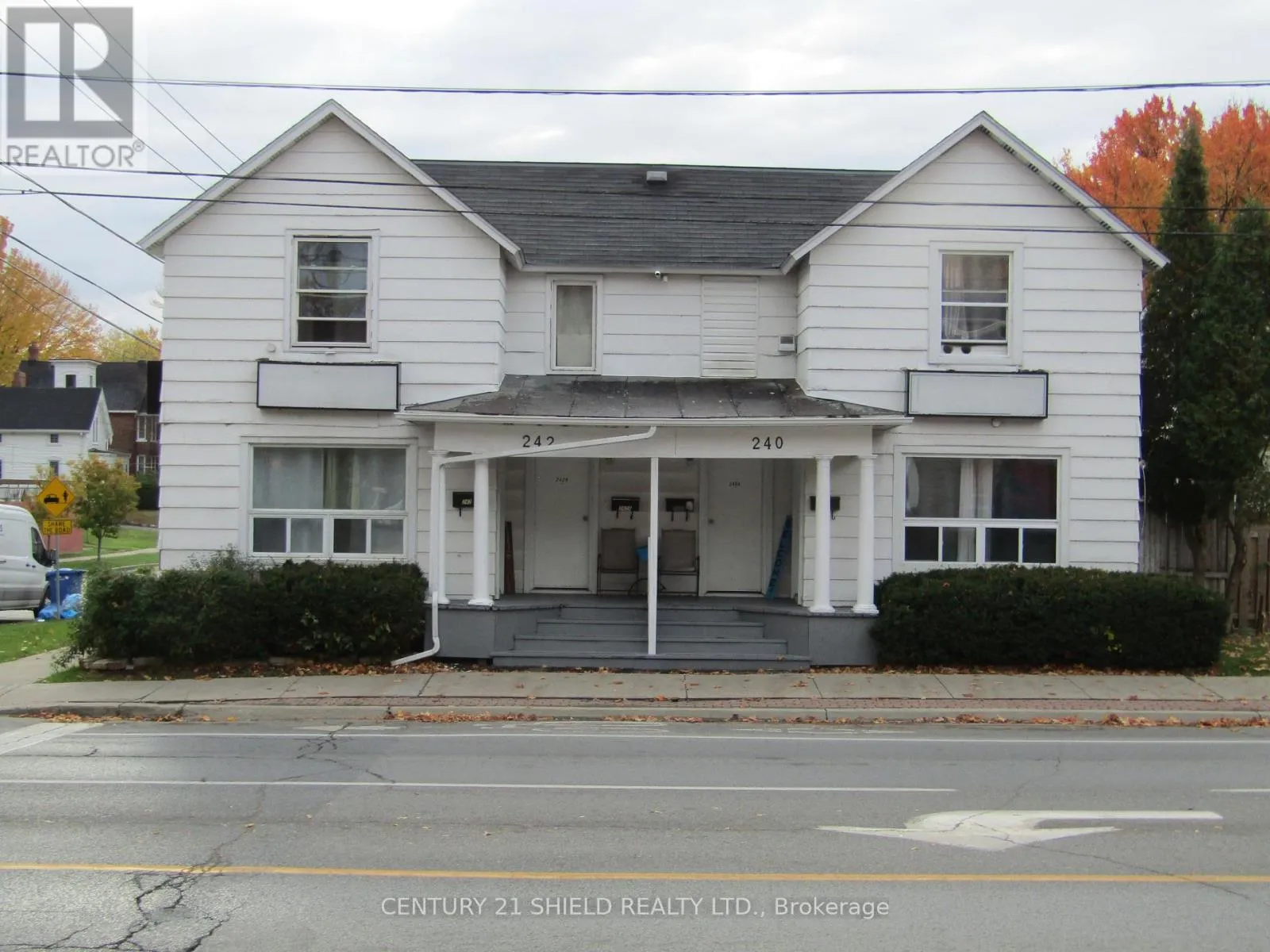 Fourplex for rent: 240-242 Second Street E, Cornwall, Ontario K6H 1Y7