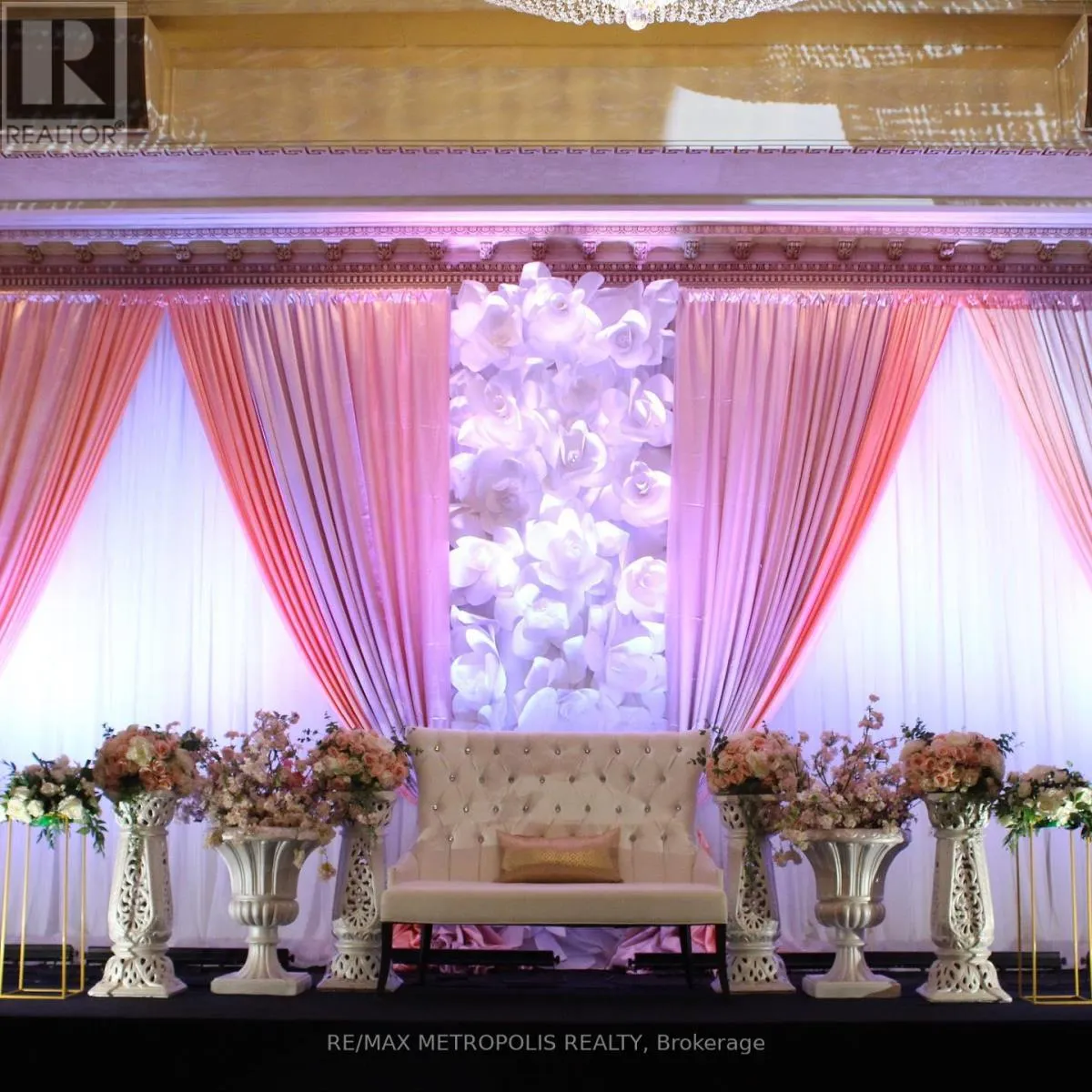 2403 Stanfield Road, Mississauga, Ontario L4Y 1R6