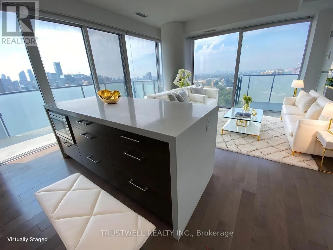 Apartment for rent: 2404 - 1080 Bay Street, Toronto, Ontario M5S 0A5