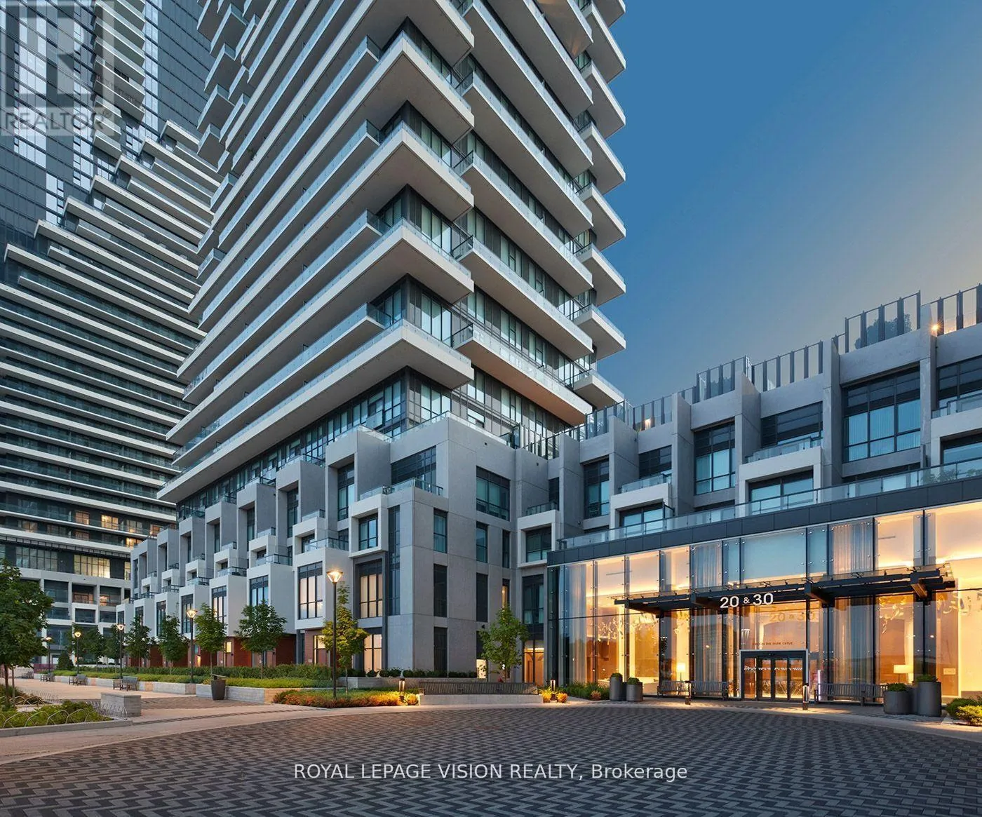 Apartment for rent: 2404 - 30 Inn On The Park Drive, Toronto, Ontario M3C 0P8