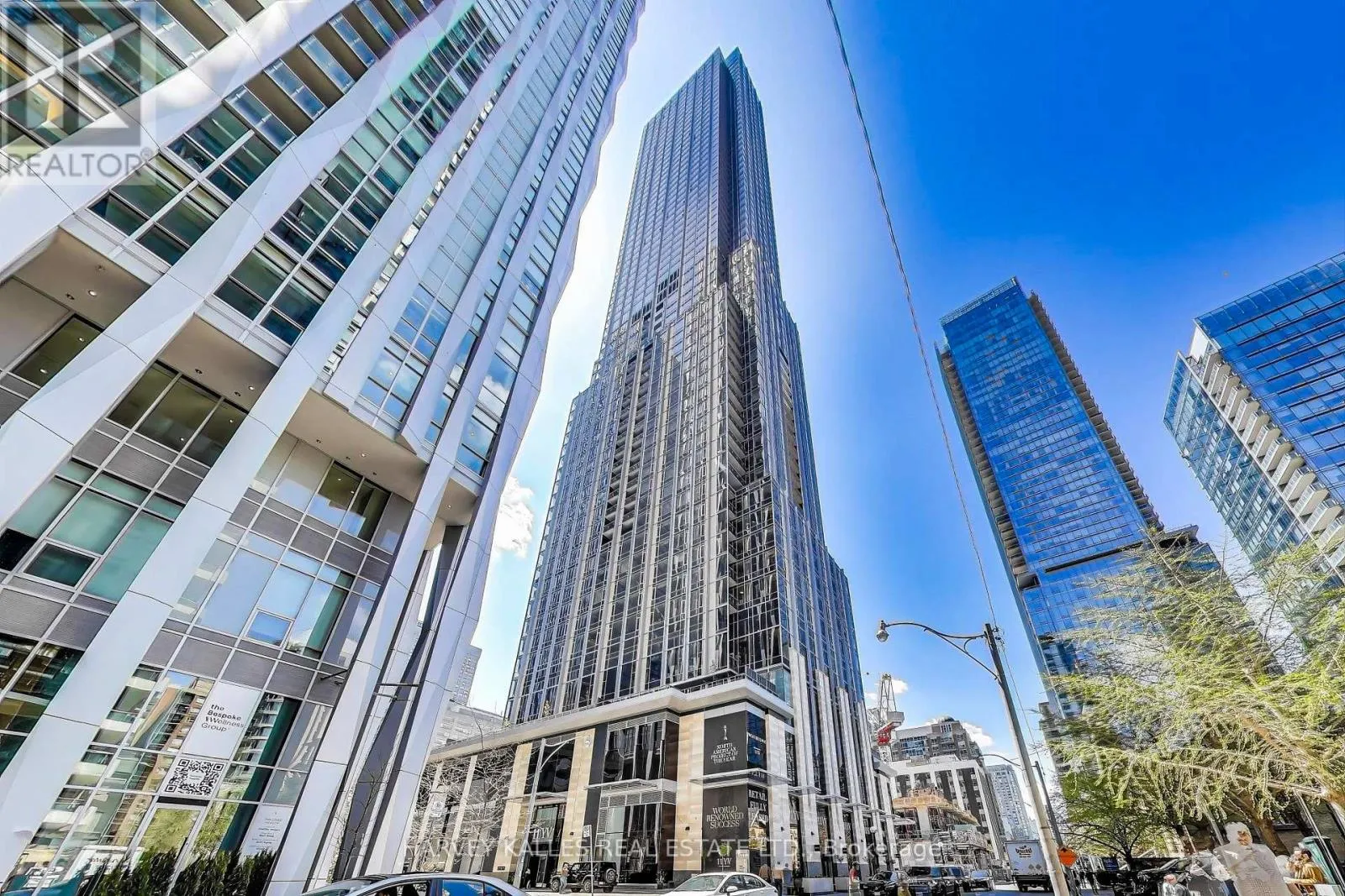 Apartment for rent: 2405 - 11 Yorkville Avenue, Toronto, Ontario M4W 0B7