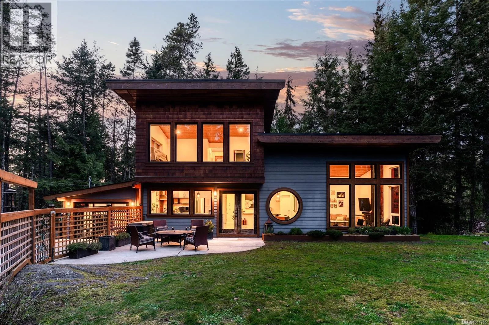 House for rent: 2405 Carpenter Rd, Sooke, British Columbia V9Z 0R1