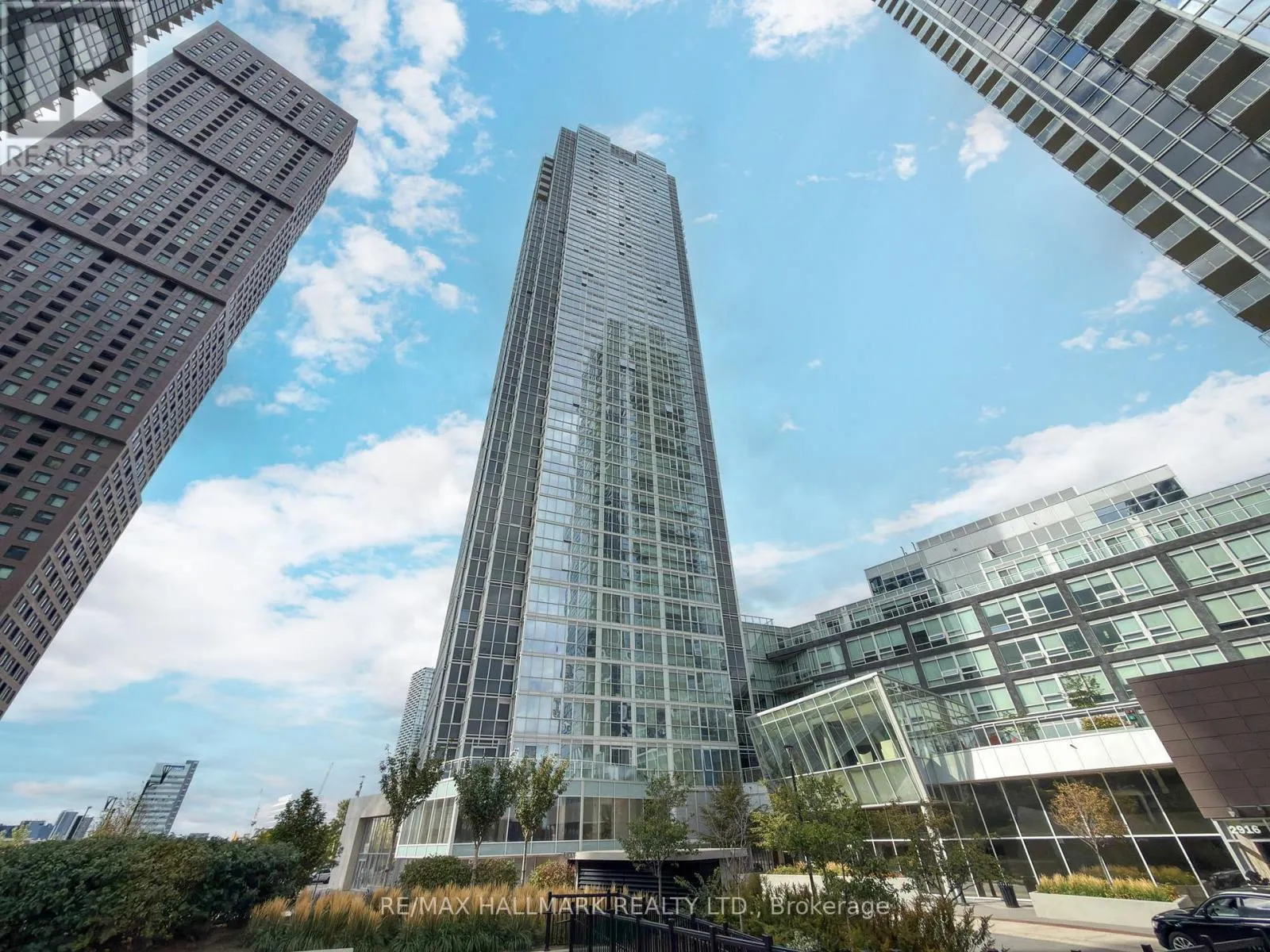 Apartment for rent: 2406 - 2916 Highway 7 Road W, Vaughan, Ontario L4A 0T7