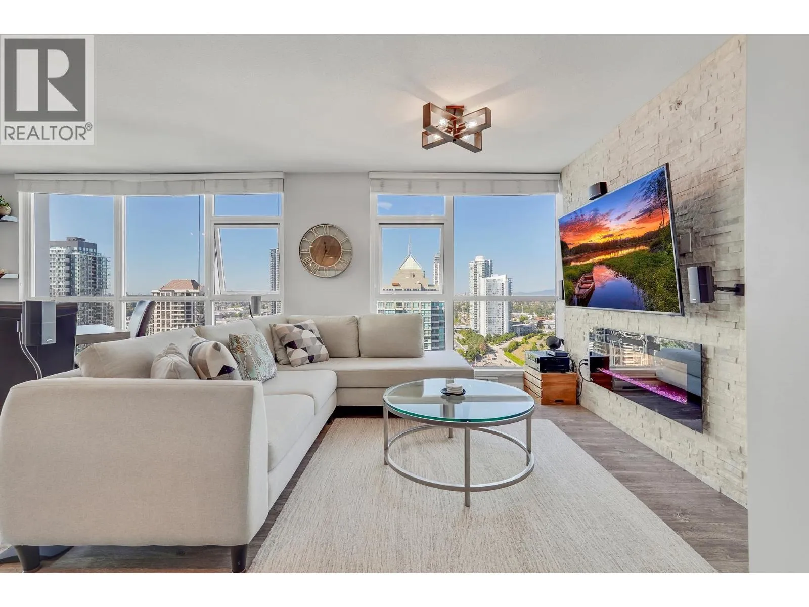 Apartment for rent: 2406 4400 Buchanan Street, Burnaby, British Columbia V5C 0E3