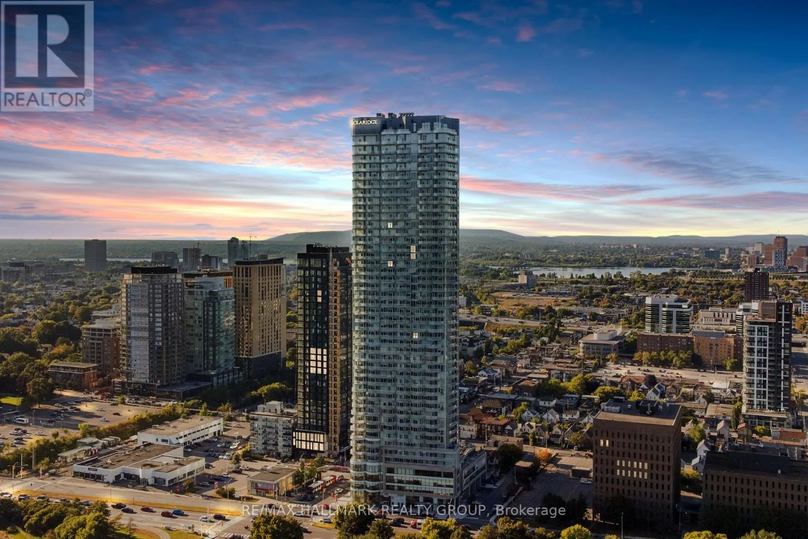 Apartment for rent: 2406 - 805 Carling Avenue, Ottawa, Ontario K1S 5W9