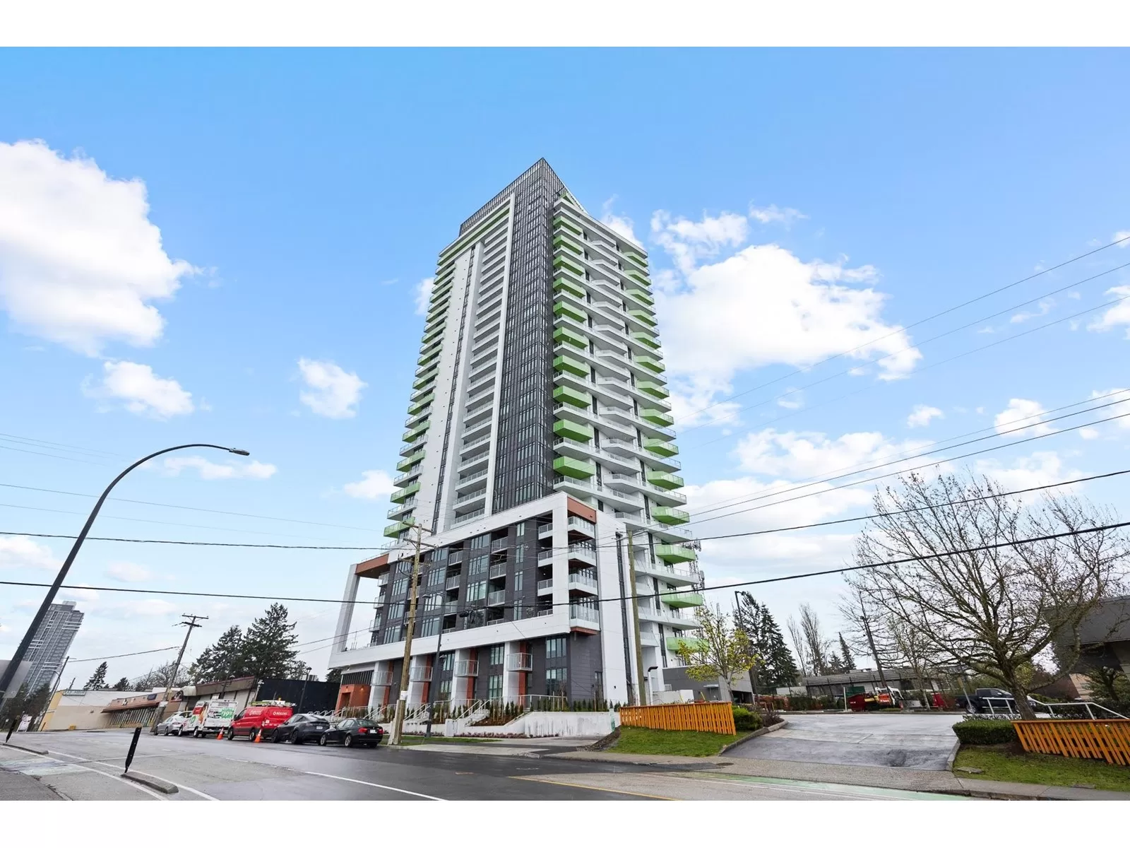 Apartment for rent: 2407 10428 Whalley Boulevard, Surrey, British Columbia V3T 1W6