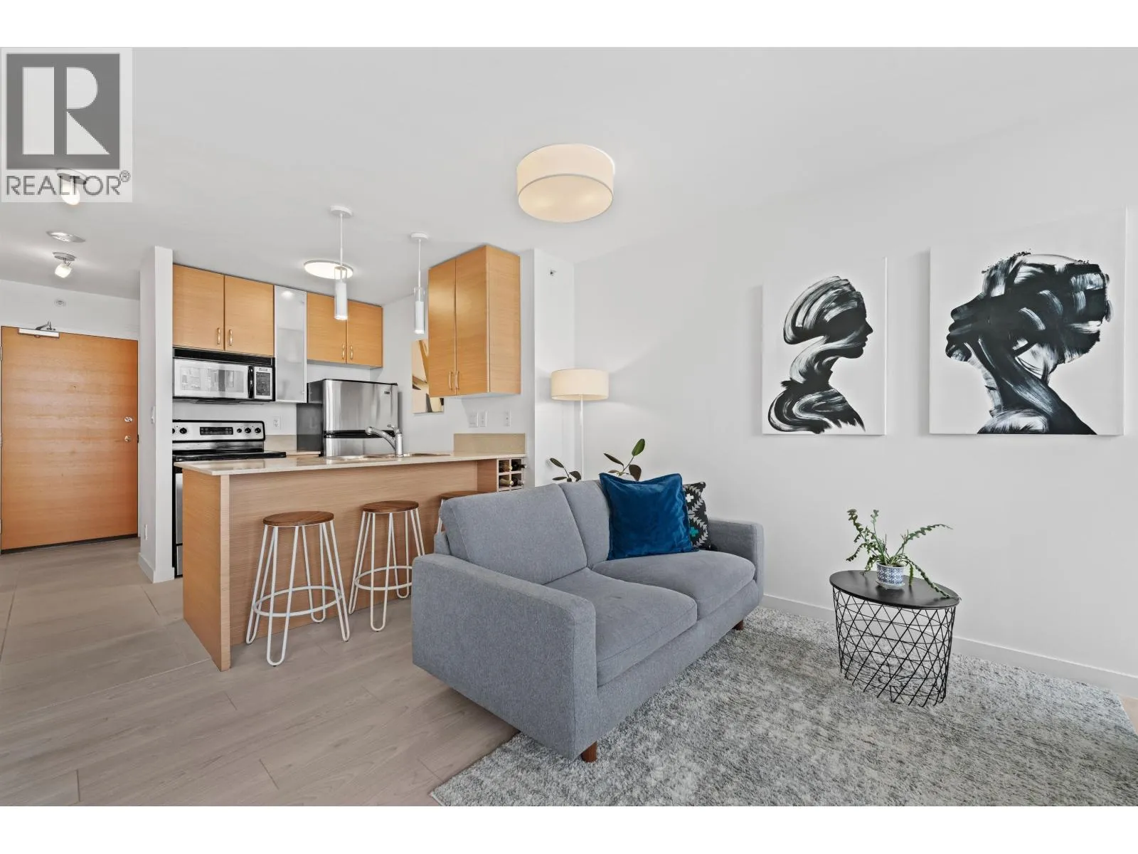 Apartment for rent: 2408 909 Mainland Street, Vancouver, British Columbia V6B 1S3