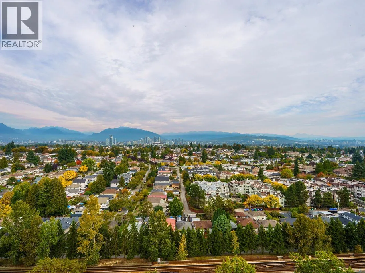 Apartment for rent: 2409 3663 Crowley Drive, Vancouver, British Columbia V5R 6H4