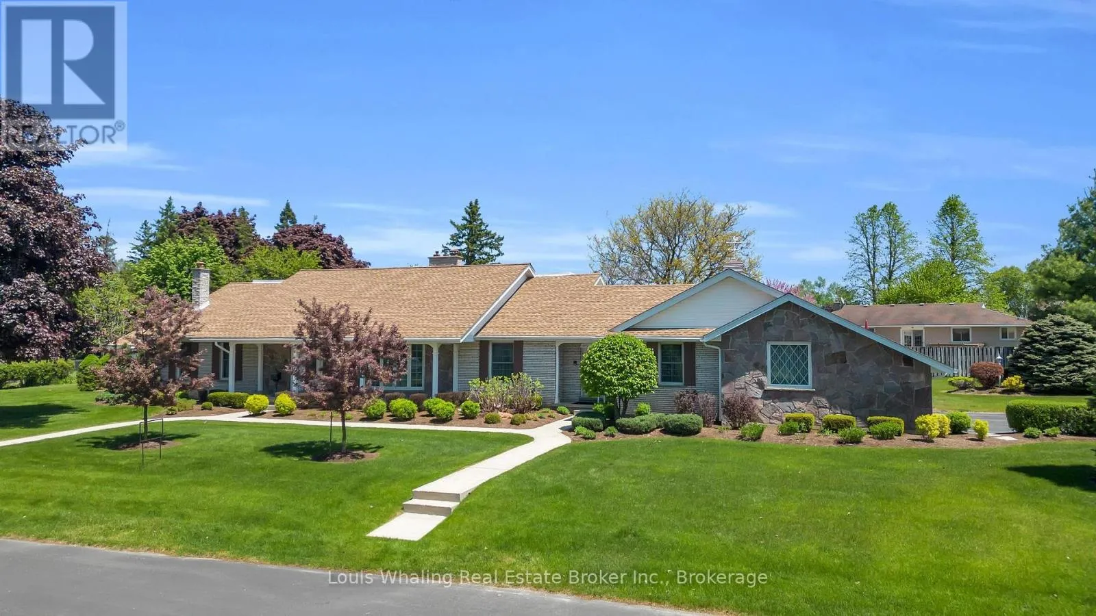 House for rent: 241 4th Avenue, Hanover, Ontario N4N 2B6