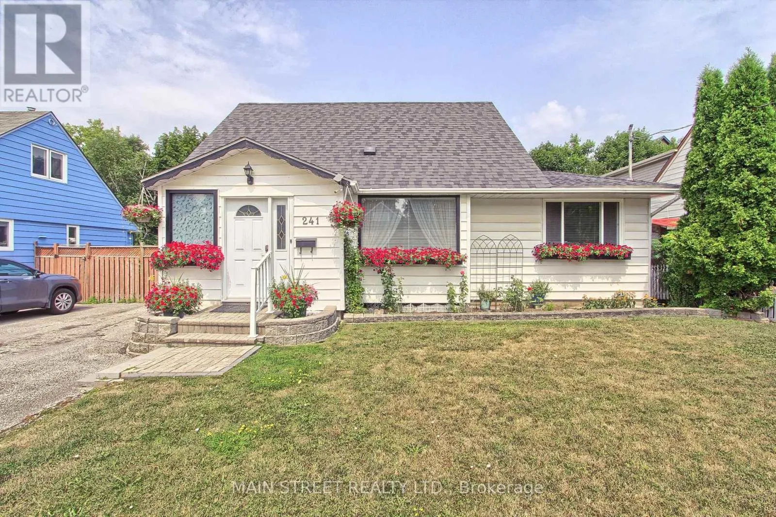 House for rent: 241 Andrew Street, Newmarket, Ontario L3Y 1H1