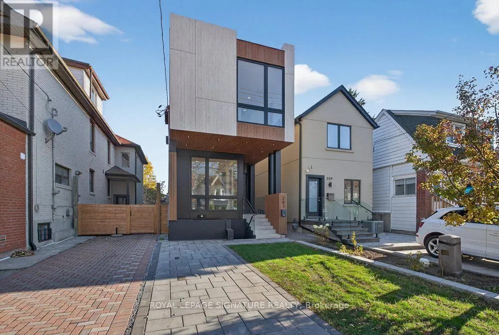 House for rent: 241 Cedarvale Avenue, Toronto, Ontario M4C 4K3