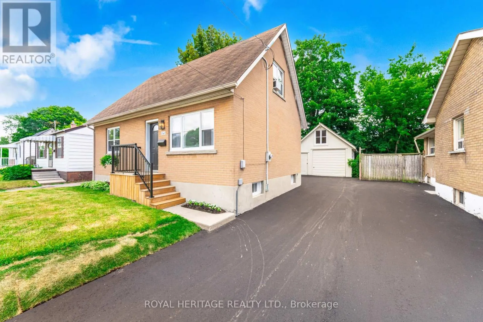 House for rent: 241 Marquette Avenue, Oshawa, Ontario L1J 1W3