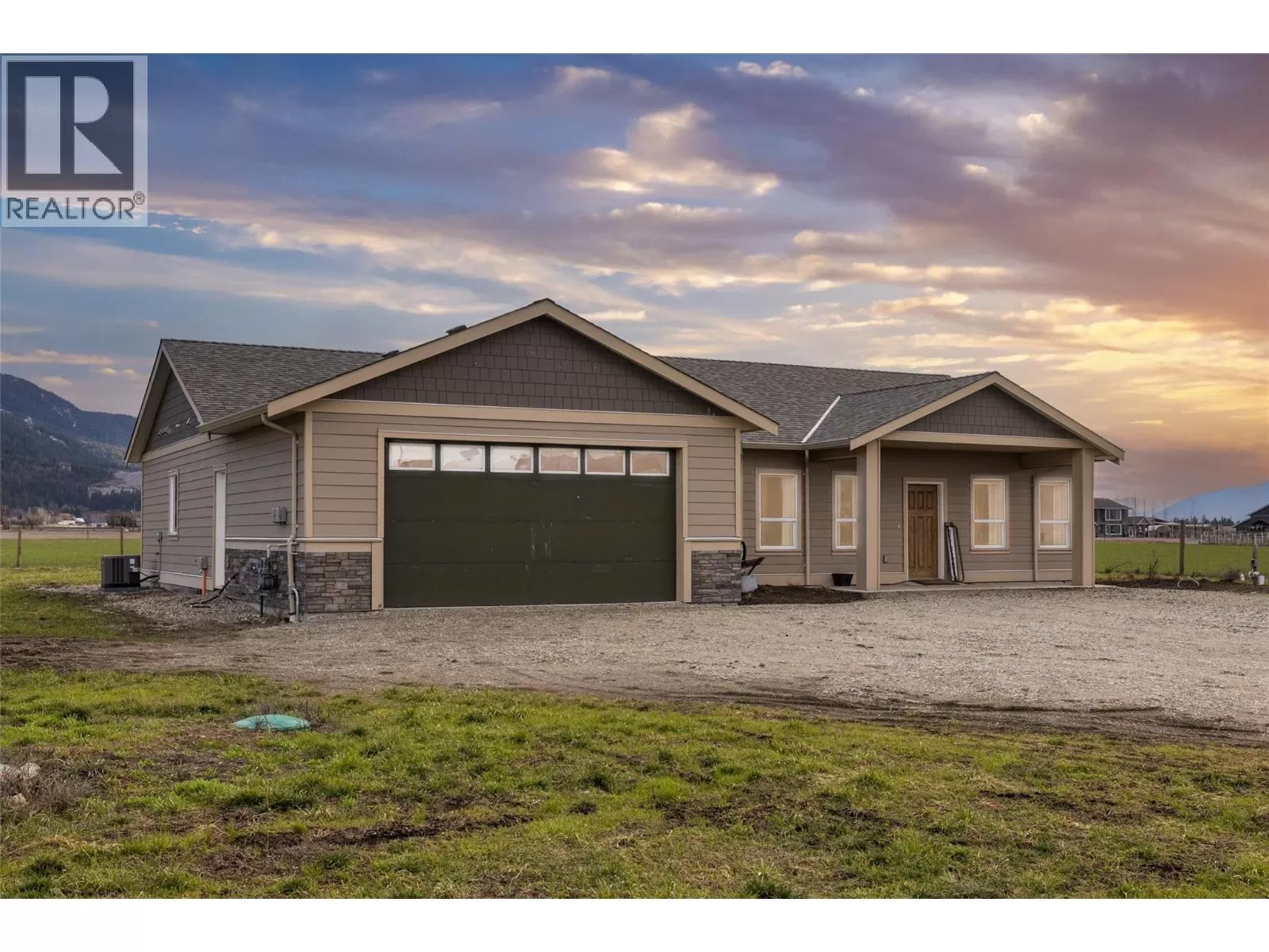 House for rent: 2411 Harding Road, Spallumcheen, British Columbia V4Y 0V9