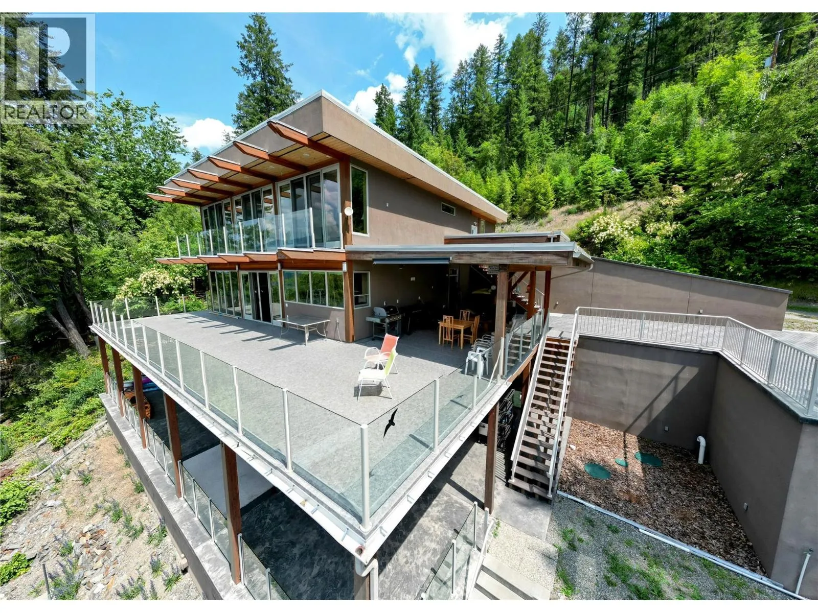 House for rent: 2411 Sunset Drive, Christina Lake, British Columbia V0H 1E2