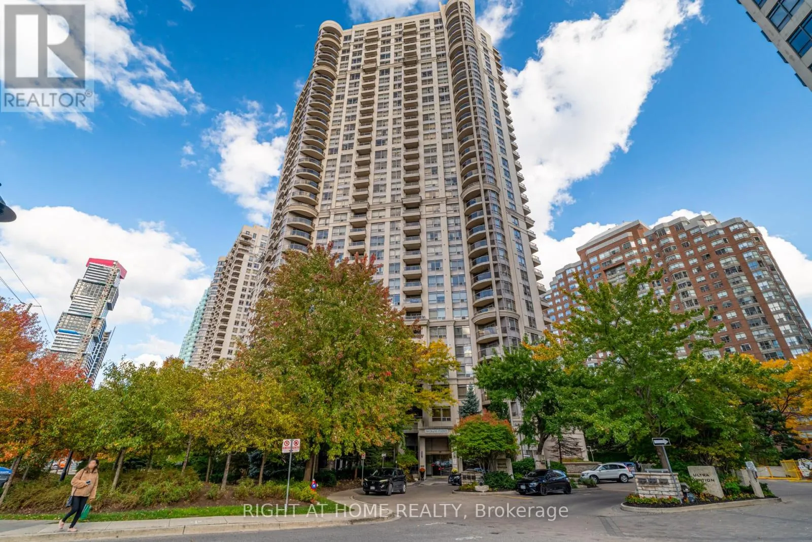 Apartment for rent: 2412 - 310 Burnhamthorpe Road W, Mississauga, Ontario L5B 4P9