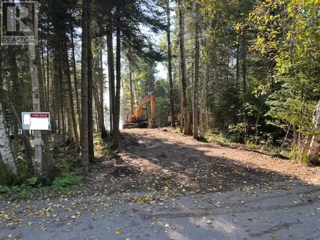 2413 Scott Dr, MCGREGOR SHUNIAH, Ontario P7A 0Y7