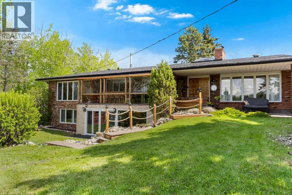 House for rent: 24157 Meadow Drive, Rural Rocky View County, Alberta T3R 1A8