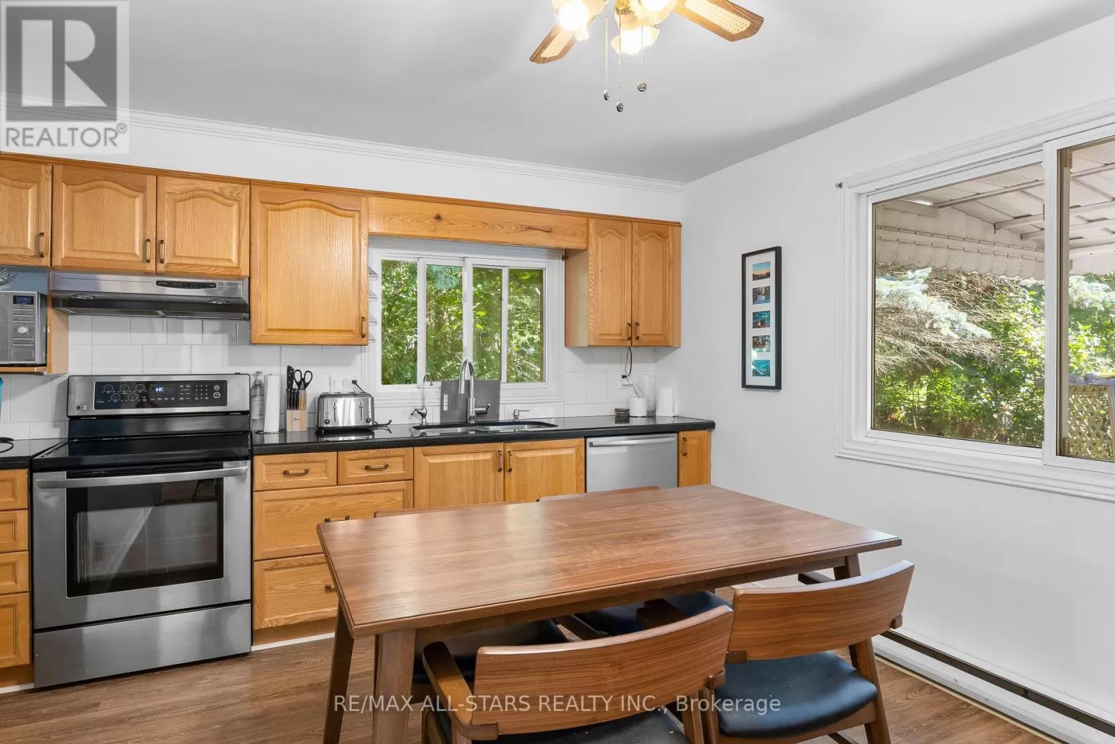 House for rent: 242 Francis Street E, Kawartha Lakes, Ontario K0M 1N0