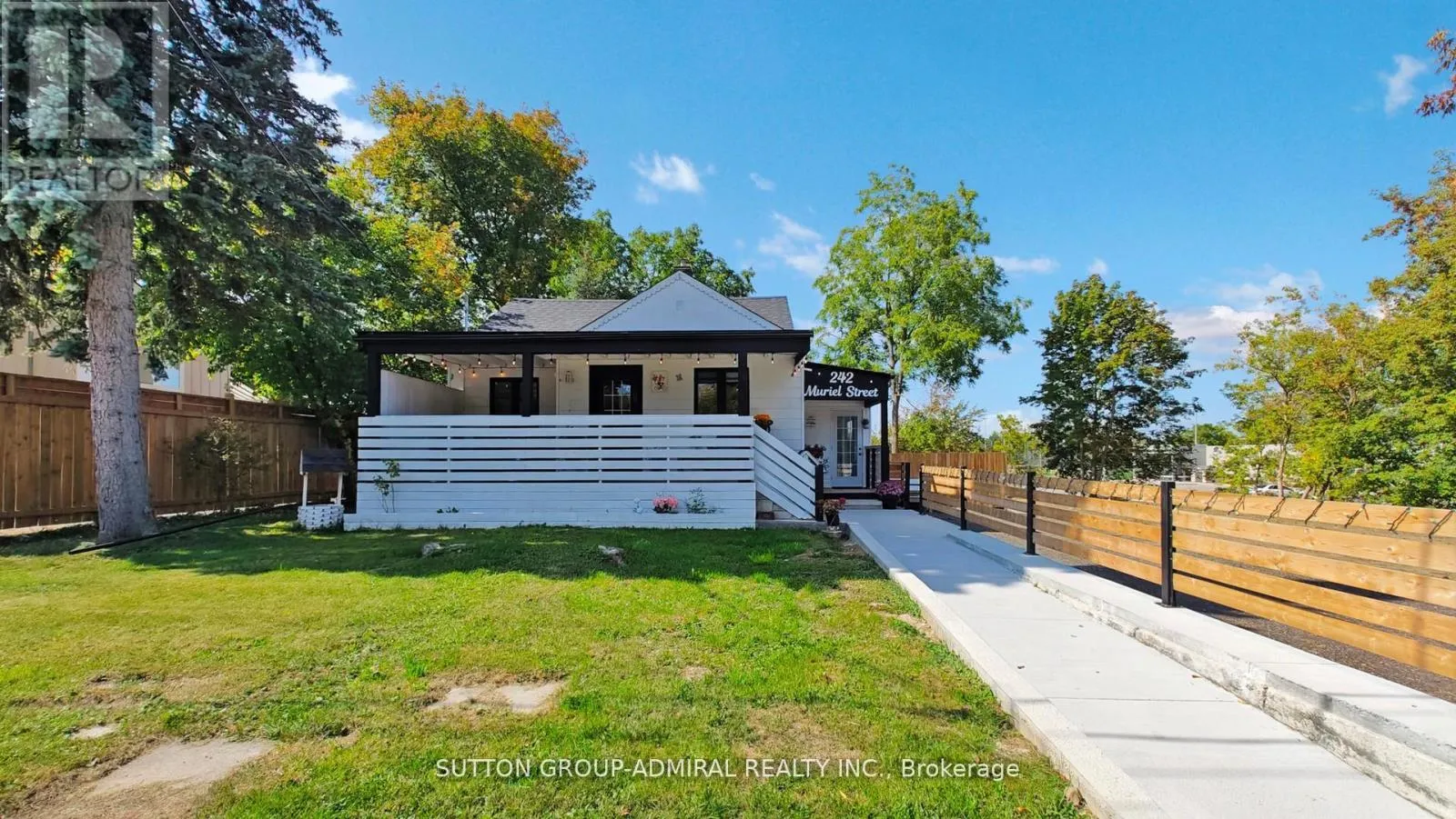 House for rent: 242 Muriel Street, Newmarket, Ontario L3Y 3N3