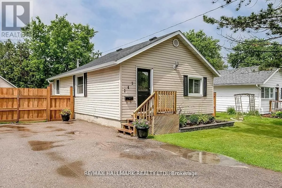 House for rent: 242 Pine Beach Drive, Georgina, Ontario L4P 2V5