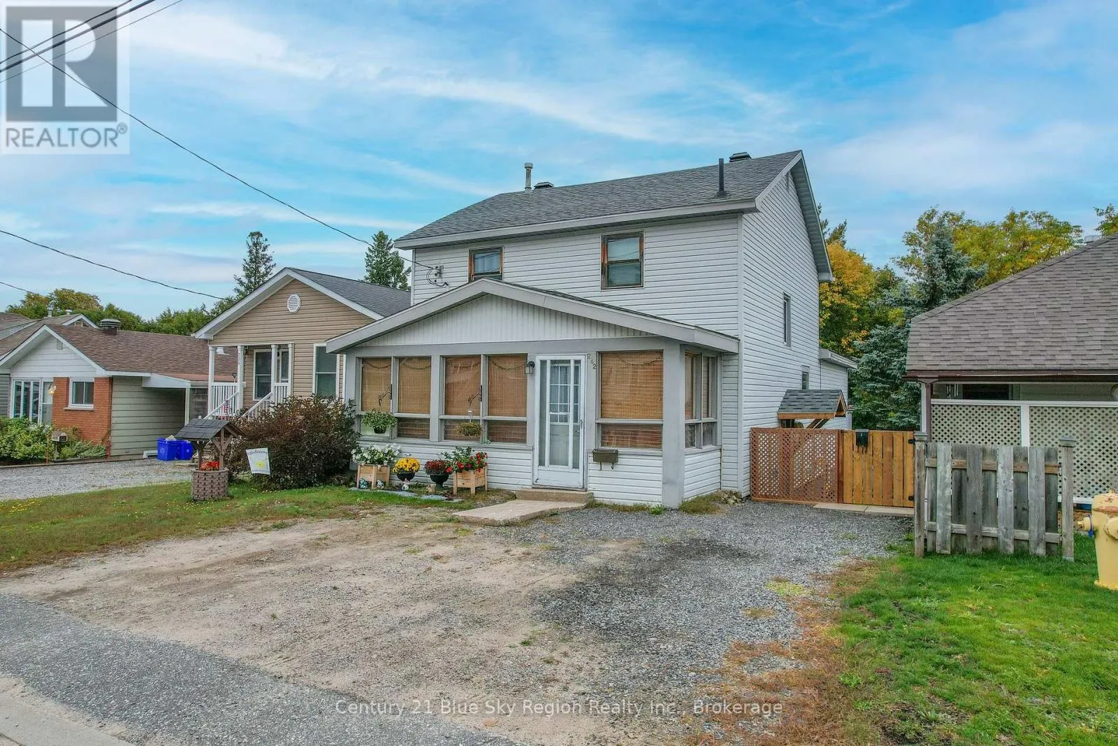 Duplex for rent: 242 Princess Street E, North Bay, Ontario P1B 1P9