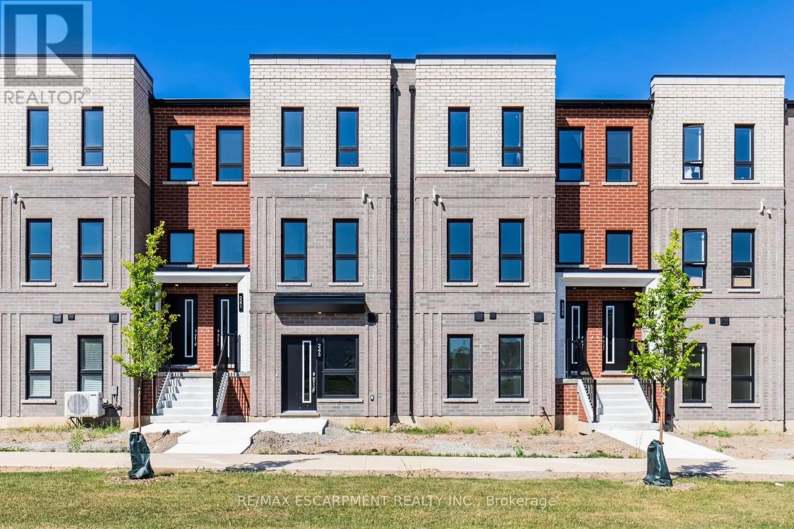 Row / Townhouse for rent: 243 Burke Street, Hamilton, Ontario L0R 2H7