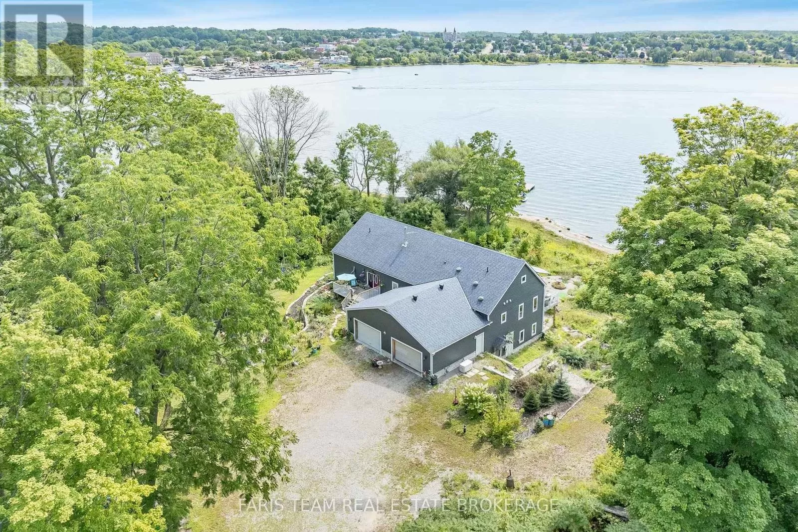 House for rent: 243 Champlain Road, Penetanguishene, Ontario L9M 1S2