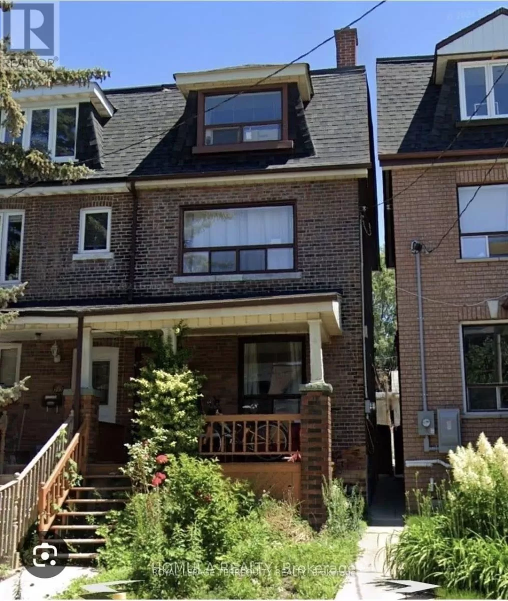 House for rent: 243 Montrose Avenue, Toronto, Ontario M6G 3G6