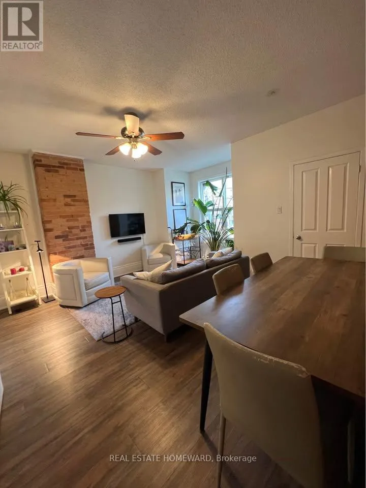 Duplex for rent: 244 Bathurst Street, Toronto, Ontario M5T 2S3