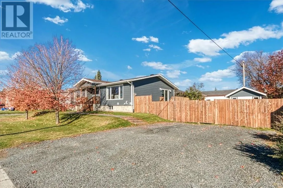 House for rent: 244 Charette Avenue, Chelmsford, Ontario P0M 1L0