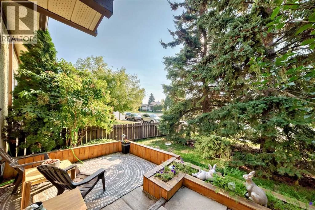 Duplex for rent: 244 Flett Drive Ne, Airdrie, Alberta T4B 1N5