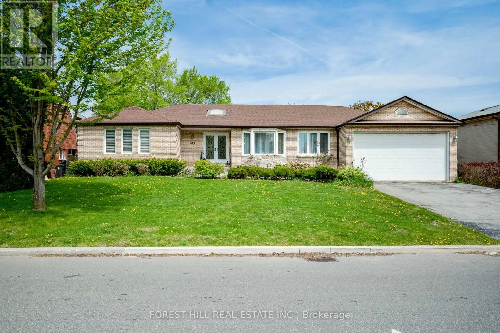 House for rent: 244 Waterloo Avenue, Toronto, Ontario M3H 3Z4