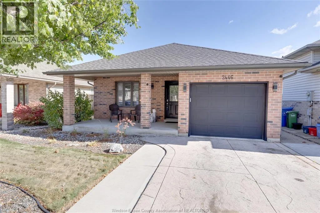 2446 Gatwick Avenue, Windsor, Ontario N8P 1Y7