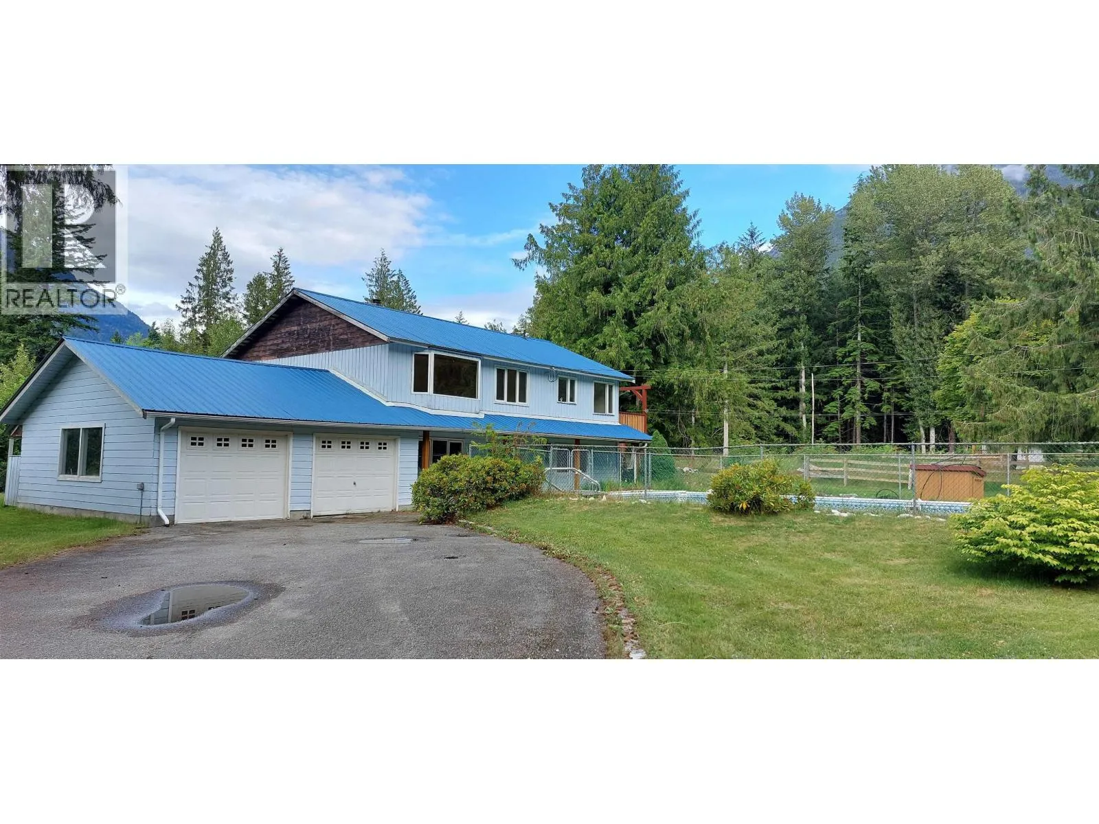 House for rent: 2448 Mackenzie Highway, Bella Coola, British Columbia V0T 1H0