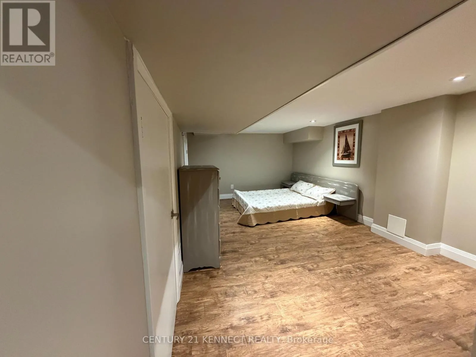 House for rent: 245 Nairn Avenue, Toronto, Ontario M6E 4H5