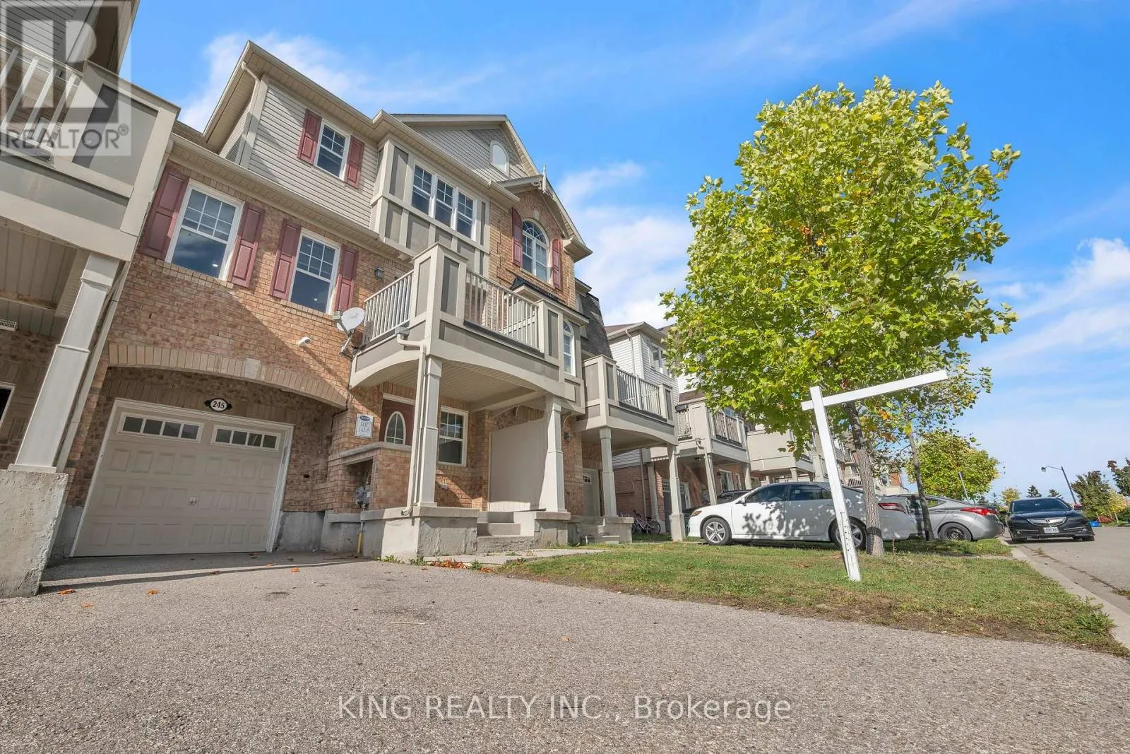 Row / Townhouse for rent: 245 Septimus Heights, Milton, Ontario L9T 8N7