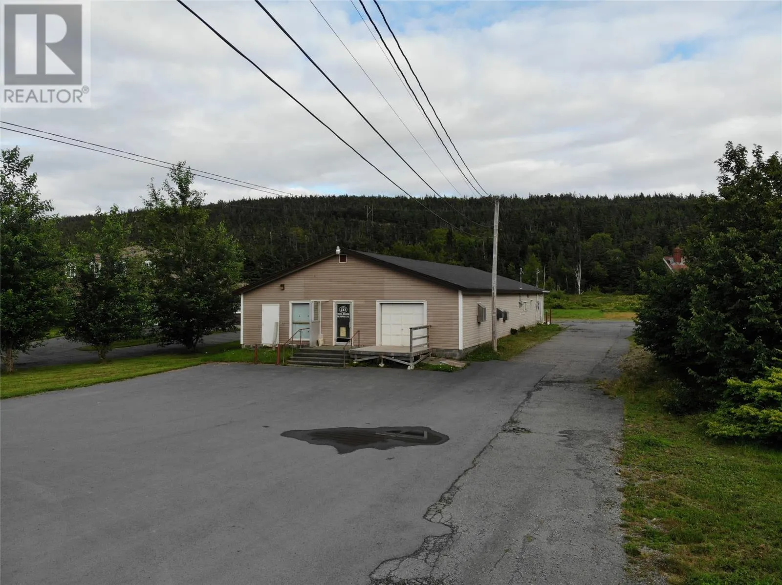 Retail for rent: 245 Shearstown Road, Bay Roberts, Newfoundland & Labrador A0A 3V0