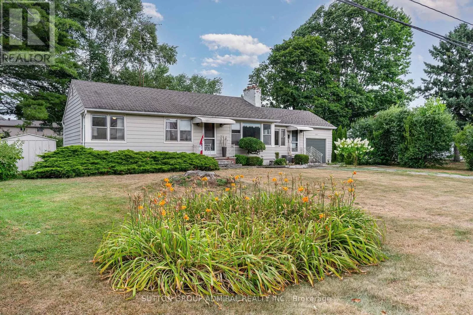 House for rent: 2455 Rebecca Street, Oakville, Ontario L6L 2B1