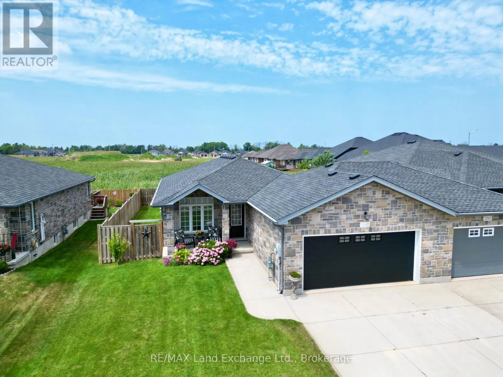 Row / Townhouse for rent: 246 Stickel Street, Saugeen Shores, Ontario N0H 2C1