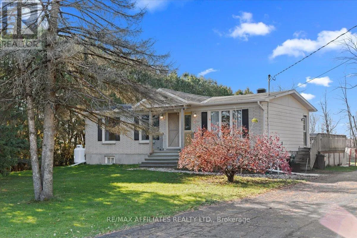 House for rent: 2462 Dunning Road, Ottawa, Ontario K0A 3E0