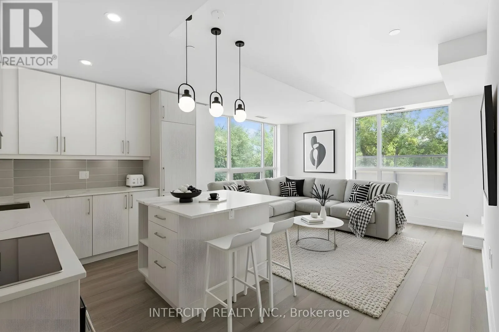 Apartment for rent: 247 - 2075 King Road, King, Ontario L7B 0R6