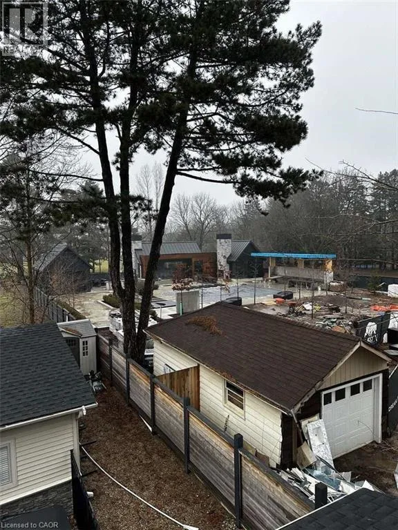 House for rent: 247 Belvenia Road, Burlington, Ontario L7L 2G5